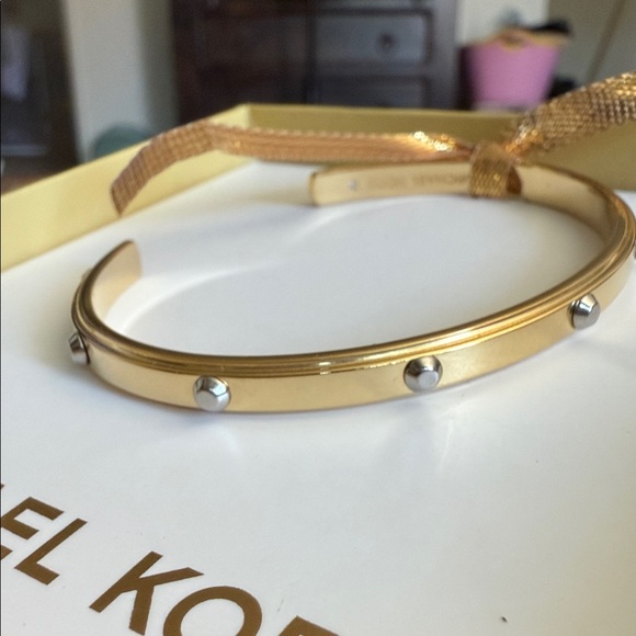 NIB Michael Kors Astor Studded Cuff Bangle Bracelet - Picture 1 of 8